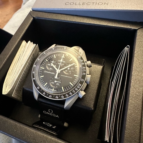 Omega x Swatch Mission to Moon Watch. NEW. - Picture 2 of 3